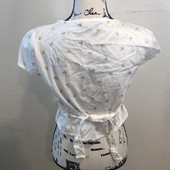 Brandy Melville tie front top - Picture 11 of 11